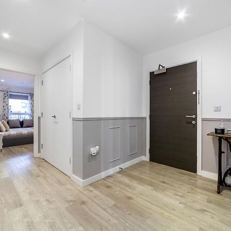 Appartamento Private Double Bd With Optional Balcony, 15 Mins To London Cc Esterno foto