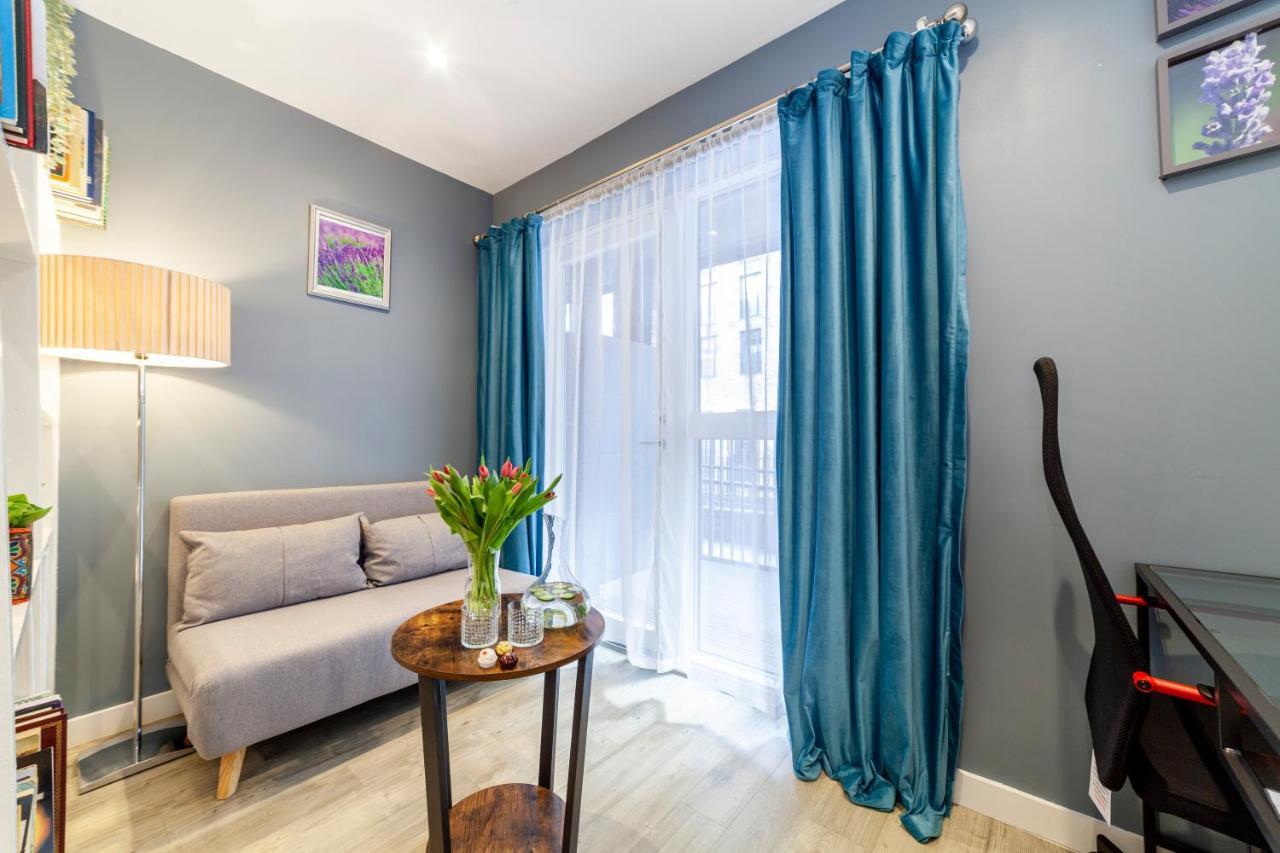 Appartamento Private Double Bd With Optional Balcony, 15 Mins To London Cc Esterno foto